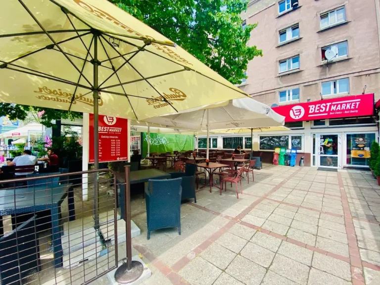 Warszawa (al. Jana Pawła II)