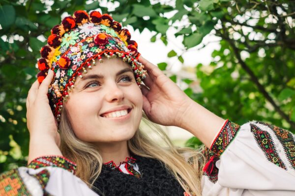 Ukraiński strój ludowy – wygląd i symbolika